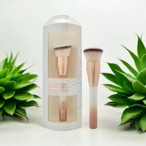 Flower Foundation Buffing Brush